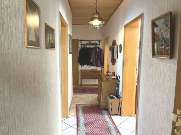 Immobilie in Sehnde - Großzügiges Ein- bis Zweifamilienhaus in guter Lage von Sehnde  - Bild 2