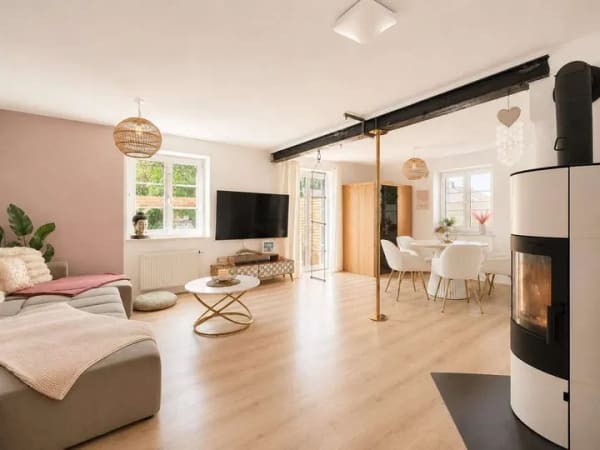 Immobilie in Mauerstetten - charmant saniertes Einfamilienhaus in Ortsmitte - Carport - Garten - EBK - Bild 2