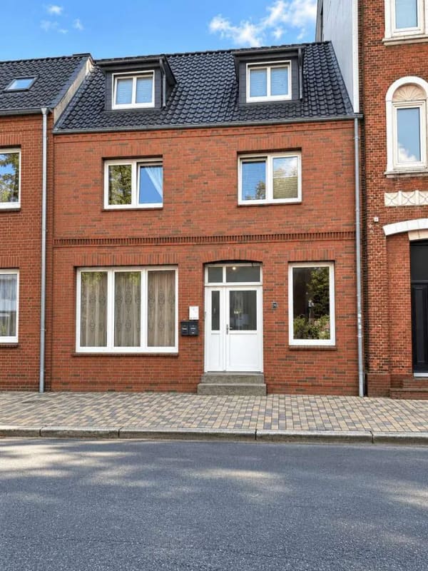Immobilie in Husum - Saniertes Mehrfamilienhaus mit 4 Wohneinheiten in zentrumsnaher Lage! - Bild 0