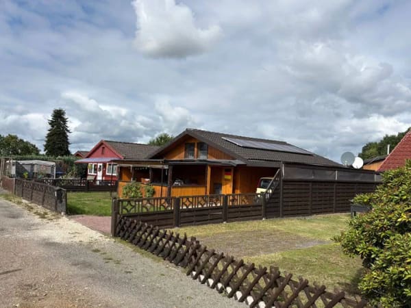 Immobilie in Holste - Wohnen am Stedener See - charmantes Haus mit überdachter Terrasse und viel Platz - Bild 0