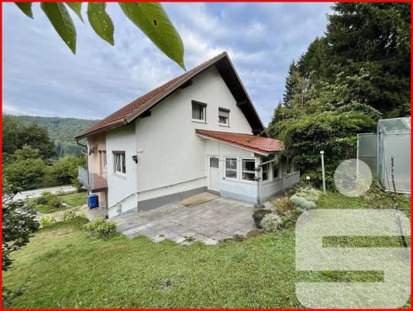 Immobilie in Freyung - Renovierungsbedürftiges Einfamilienhaus bei 94078 Freyung - Bild 0