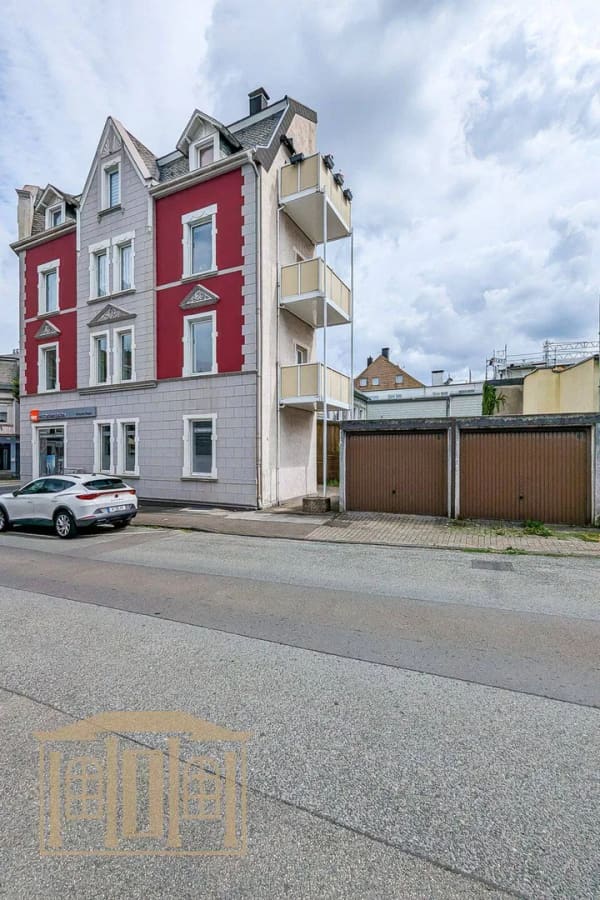 Immobilie in Wuppertal - Kapitalanlage mit Substanz: Gründerzeit-Eckhaus mit Ladenlokal, drei Wohnungen und zwei Garagen - Bild 3