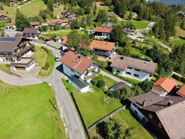 Immobilie in Wallgau - 3-Parteienhaus oder Eigenheim mit Vermietungsmöglichkeit - Bild 3
