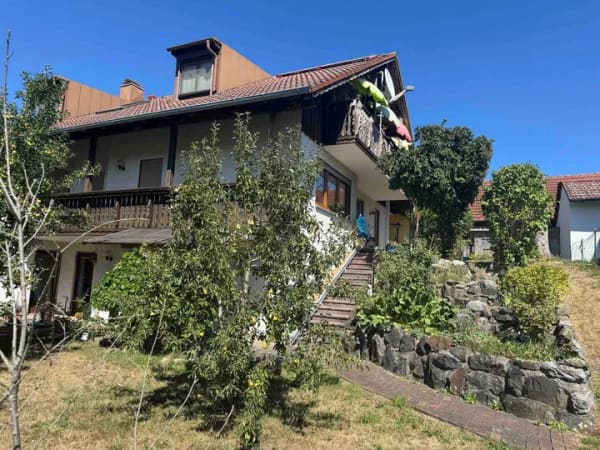 Immobilie in Egenhofen - Großzügiges Zweifamilienhaus mit Doppelgarage in idyllischer Lage - Bild 0