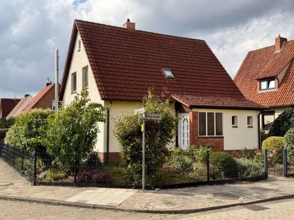 Immobilie in Rethem (Aller) - Charmantes Haus mit Garten - bereit für Ihre Ideen - Bild 0