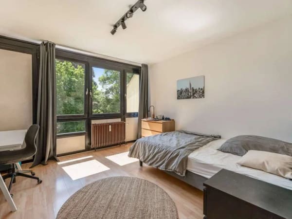 Immobilie in Neubiberg - Großzügiges Raumkonzept: 3 Schlafzimmer, großer Wohn-/Essbereich & sonniger Südwestbalkon - Bild 2
