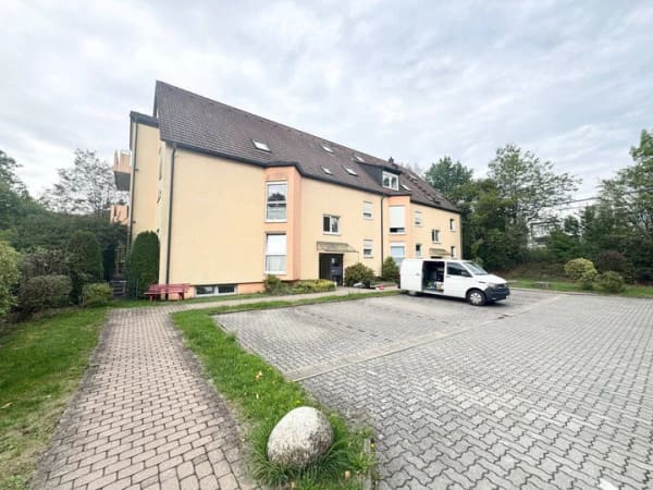 Immobilie in Feucht - Gepflegte 3 Zimmer Erdgeschosswohnung mit Gartenanteil, Garage und Einbauküche - Bild 0