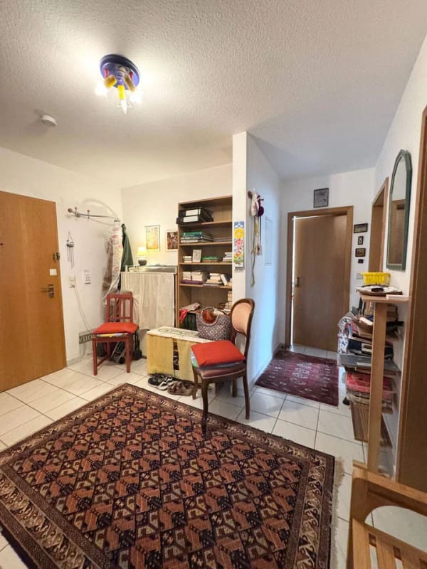 Immobilie in Feucht - Gepflegte 3 Zimmer Erdgeschosswohnung mit Gartenanteil, Garage und Einbauküche - Bild 1