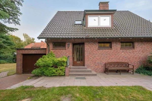 Immobilie in Undeloh - Ein/Zweifamilienhaus, Keller, Garage, großes Grundstück - Bild 0