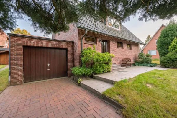 Immobilie in Undeloh - Ein/Zweifamilienhaus, Keller, Garage, großes Grundstück - Bild 2