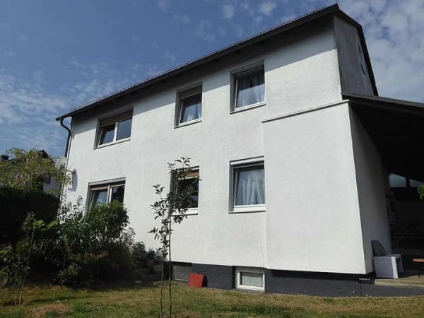 Immobilie in Selbitz - Vielseitiges Ein- bis Zweifamilienhaus mit schönem Garten in ruhiger Lage von Selbitz - Bild 0