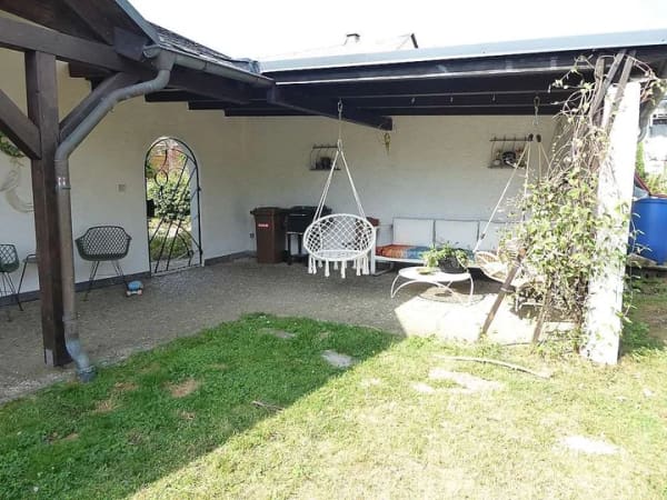 Immobilie in Selbitz - Vielseitiges Ein- bis Zweifamilienhaus mit schönem Garten in ruhiger Lage von Selbitz - Bild 2
