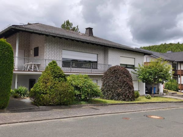 Immobilie in Mengerskirchen - Großzügiges Einfamilienhaus mit Einliegerwohnung in toller Lage -keine Maklergebühr- - Bild 0