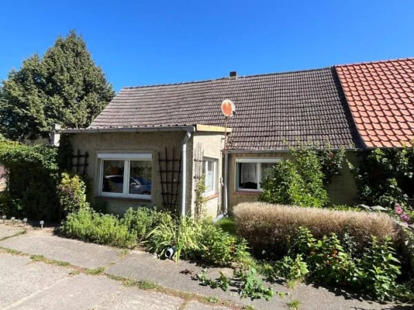 Immobilie in Meesiger - Seenähe: Haushälfte mit Potenzial - Garage - Nebengelass - Kummerower See in 1km..... - Bild 0