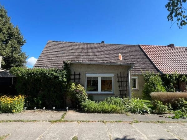 Immobilie in Meesiger - Seenähe: Haushälfte mit Potenzial - Garage - Nebengelass - Kummerower See in 1km..... - Bild 1