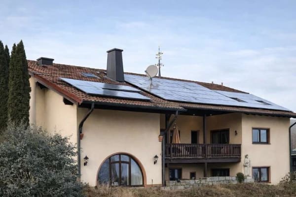Immobilie in Blankenbach - Architektenvilla in ruhiger Hanglage mit Wellnessbereich und Koiteich - Bild 4