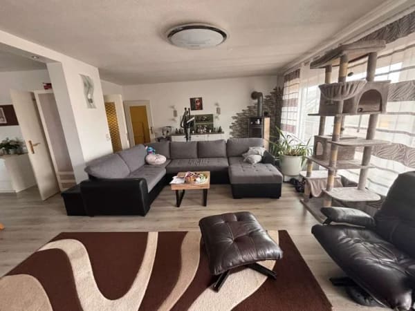 Immobilie in Neustadt an der Aisch - Renoviertes, großes Zweifamilienhaus in bevorzugter ruhiger Lage in Neustadt/Aisch - Bild 2