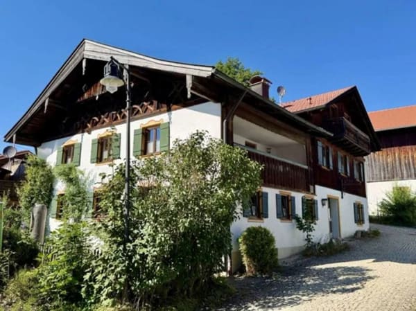 Immobilie in Bad Bayersoien - Bad Bayersoien: historisches Wohn- Geschäftshaus mit viel Charme und Potenzial - Bild 0