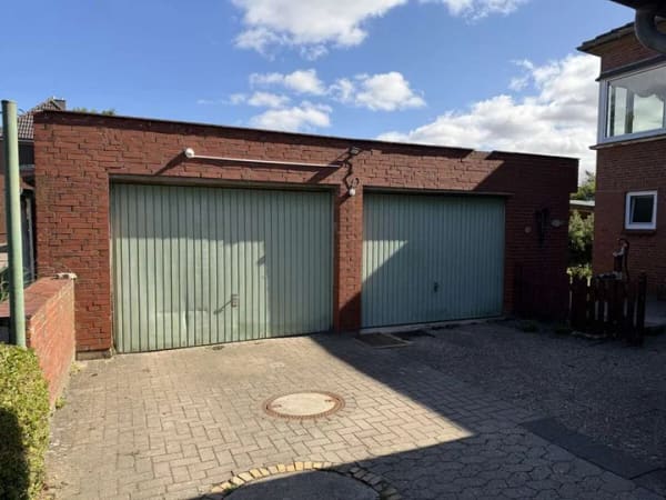 Immobilie in Heikendorf - Sanierungsbedürftiges Mehrfamilienhaus mit zusätzlichem Bauplatz für Ihr Traumhaus - Bild 2