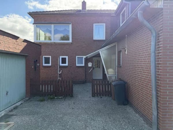 Immobilie in Heikendorf - Sanierungsbedürftiges Mehrfamilienhaus mit zusätzlichem Bauplatz für Ihr Traumhaus - Bild 3
