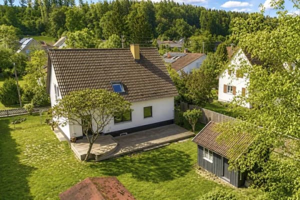 Immobilie in Unterdießen - Familienidyll mit großem Garten – modernisiertes Einfamilienhaus mit viel Potenzial - Bild 0