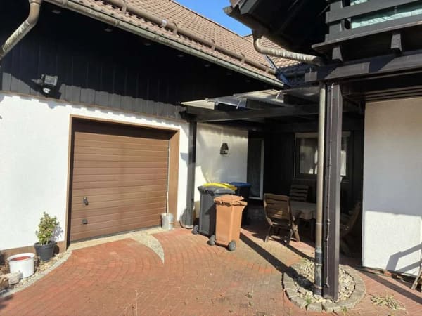 Immobilie in Kreuztal - Großzügiges Raumwunder mit Garagen & ebenem Grundstück in beliebter Lage von Kreuztal-Littfeld - Bild 2