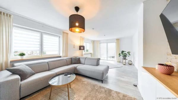 Immobilie in Obrigheim - Obrigheim: Gepflegtes Zweifamilienhaus mit zwei Wohnungen, Garten und traumhaftem Weitblick! - Bild 2