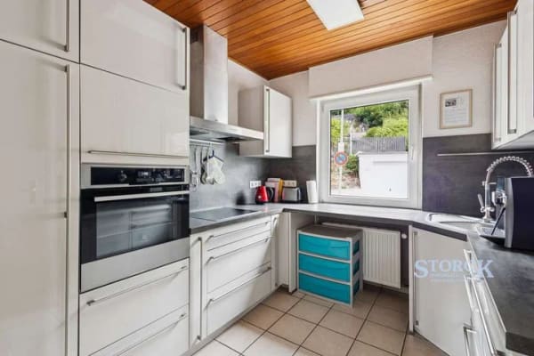 Immobilie in Rodalben - Ruhige Lage, moderne Technik: Einfamilienhaus mit Fernblick auf dem Rodalber Lohn - Bild 2