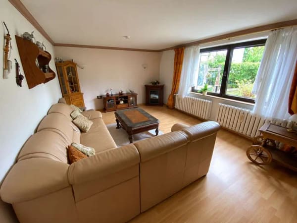 Immobilie in Hergisdorf - Großzügiges Einfamilienhaus mit Garage und vielseitiger Raumaufteilung - Bild 3