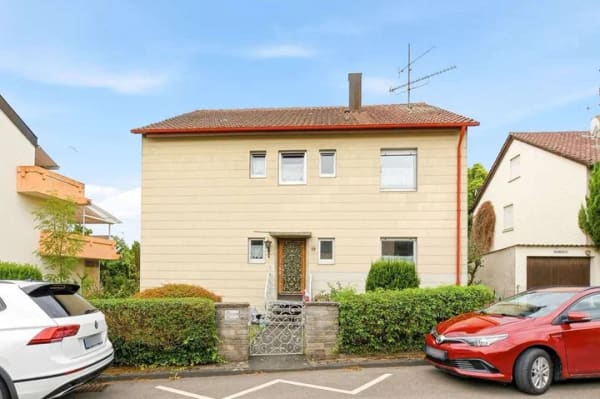 Immobilie in Neuhausen auf den Fildern - Großzügig & vielseitig – Gepflegtes Zweifamilienhaus mit Balkonen, Garten und Garage - Bild 1