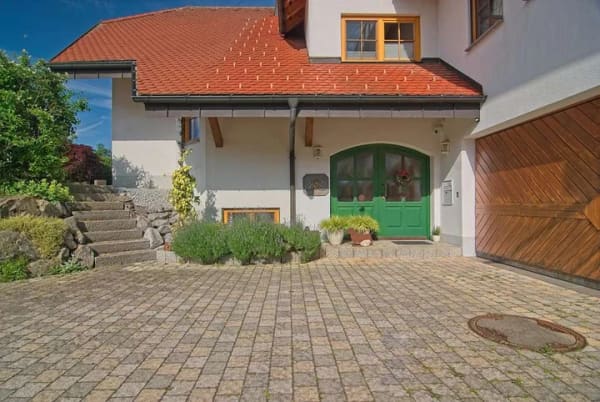 Immobilie in Wutach - Repräsentatives A+ Landhaus mit ELW auf parkähnlichem Grundstück - Bild 3
