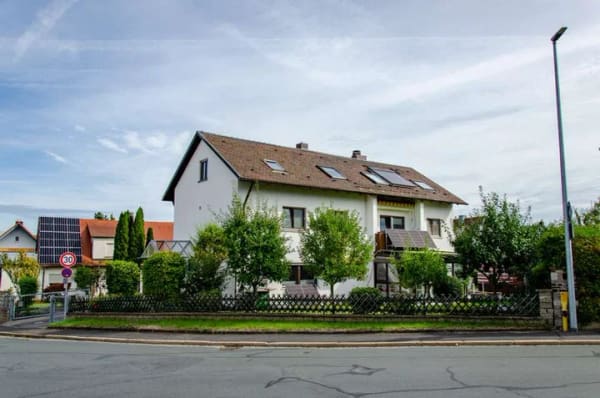 Immobilie in Sulzbach-Rosenberg - Zweifamilienhaus mit modernisierter Wohnung und vielseitigem Raumangebot, 236 m² Wohnfläche - Bild 3
