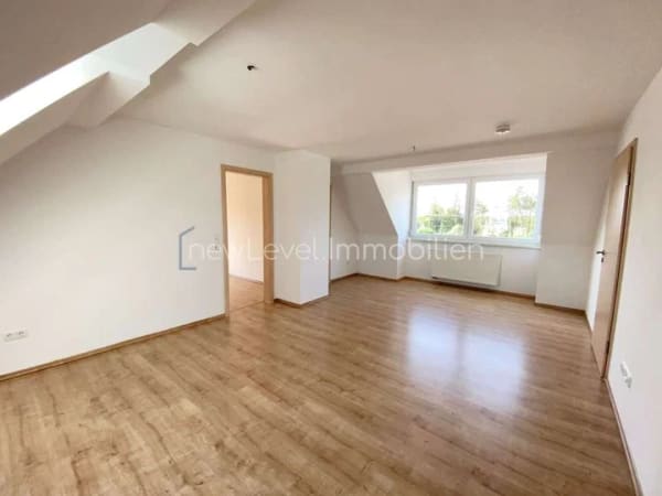 Immobilie in Türkheim - Lichtdurchflutete Dachgeschoss-Traumwohnung in modernisiertem Mehrfamilienhaus in Türkheim - Bild 4