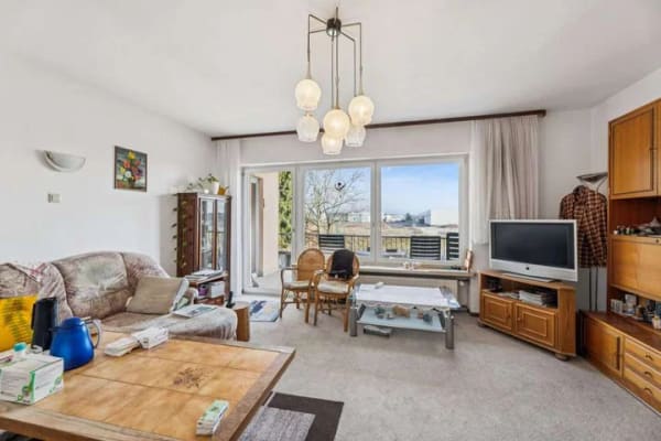 Immobilie in Hallstadt - Helle 4-Zimmer-Wohnung mit Balkon in ruhiger Lage von Hallstadt - Bild 0