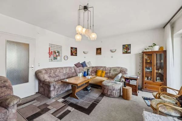 Immobilie in Hallstadt - Helle 4-Zimmer-Wohnung mit Balkon in ruhiger Lage von Hallstadt - Bild 2