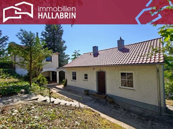 Immobilie in Pfarrkirchen - Renovierungsbedürftiges Wohnhaus mit Weitblick nahe Schulzentrum in der Kreisstadt Pfarrkirchen - Bild 0
