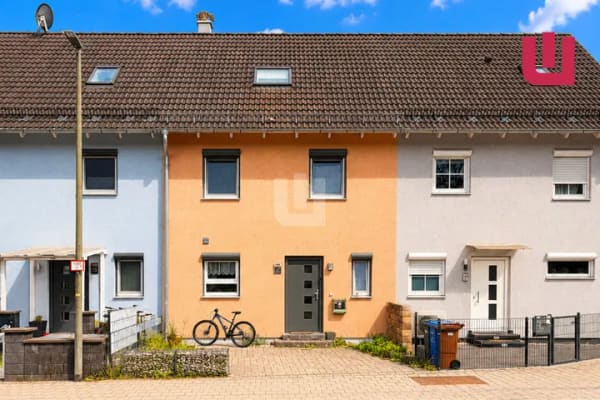 Immobilie in Emmering - WINDISCH - Gut geschnittenes RMH im neuwertigen Zustand zentral in Emmering - Bild 0