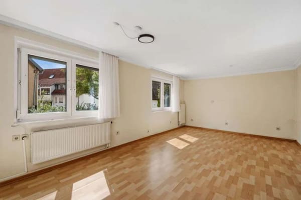 Immobilie in Rutesheim - Viel Potenzial für Ihre Wohnideen – Einfamilienhaus mit Garten in Rutesheim - Bild 2