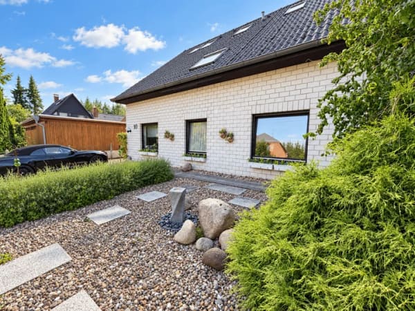 Immobilie in Kirchlinteln - Direkt in Kirchlinteln! Großzügiges Einfamilienhaus mit separater Einliegerwohnung - Bild 1
