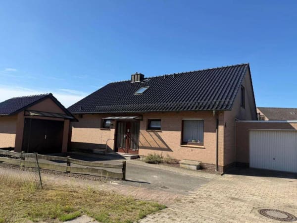 Immobilie in Sulingen - +++Familienfreundliches Zuhause mit viel Platz, Garage und großem Garten in Sulingen+++ - Bild 1