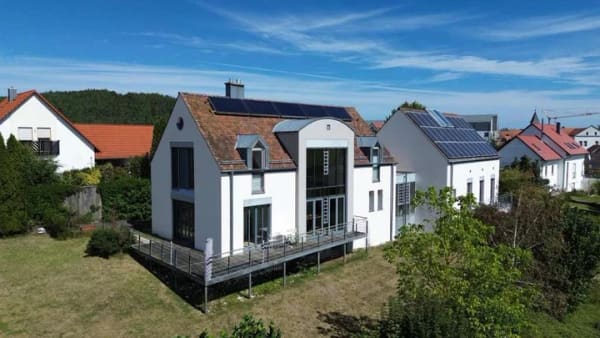 Immobilie in Lauterhofen - Wohnen. Leben. Arbeiten.
Architektenhaus für Freiberufler & Dienstleister!   
   Lauterhofen - ... - Bild 2