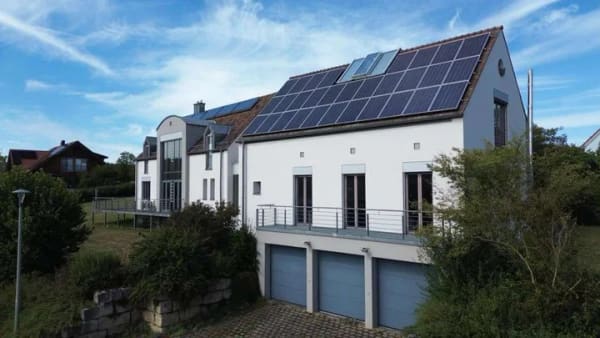 Immobilie in Lauterhofen - Wohnen. Leben. Arbeiten.
Architektenhaus für Freiberufler & Dienstleister!   
   Lauterhofen - ... - Bild 3