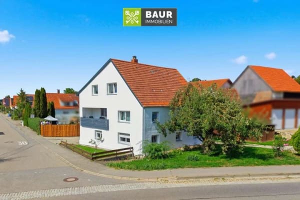 Immobilie in Mietingen - 360° | Modernisiertes Zweifamilienhaus mit Garten, Garage und Ausbaureserve - Bild 1