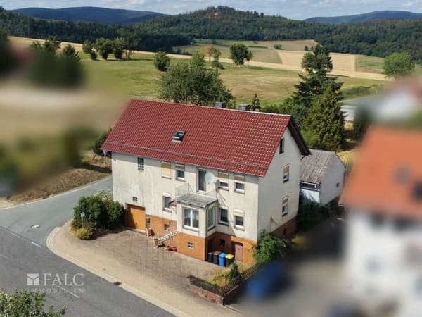 Immobilie in Bad Wildungen - +++Einfamilienhaus mit viel Potenzial und großem Grundstück+++ - Bild 1