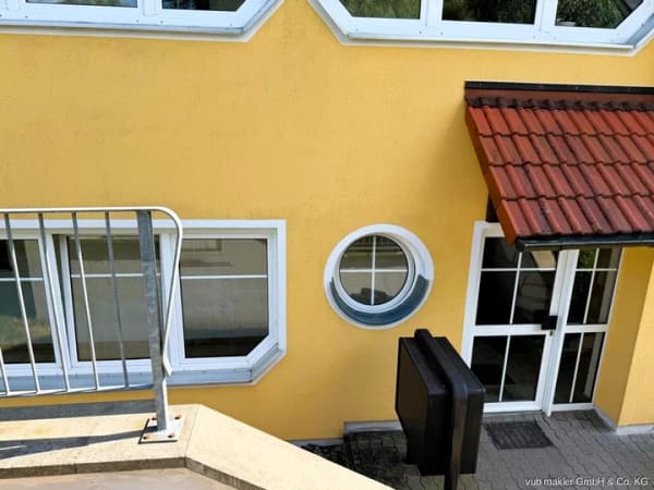 Immobilie in Köditz - Helle Dachgeschosswohnung in Köditz mit zwei Balkonen und Tiefgaragenstellplatz - Bild 1