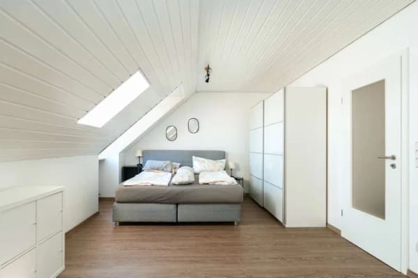 Immobilie in Neumarkt in der Oberpfalz - Gemütliche 1-Zimmer-Dachgeschosswohnung mit gepflegtem Wohnambiente in Neumarkt - Bild 2