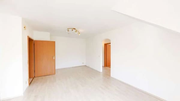 Immobilie in Margetshöchheim - Viel mehr als vier Wände – großzügiges Wohnen mit Balkon, eigenem Spitzboden und zwei Kellerräumen - Bild 1
