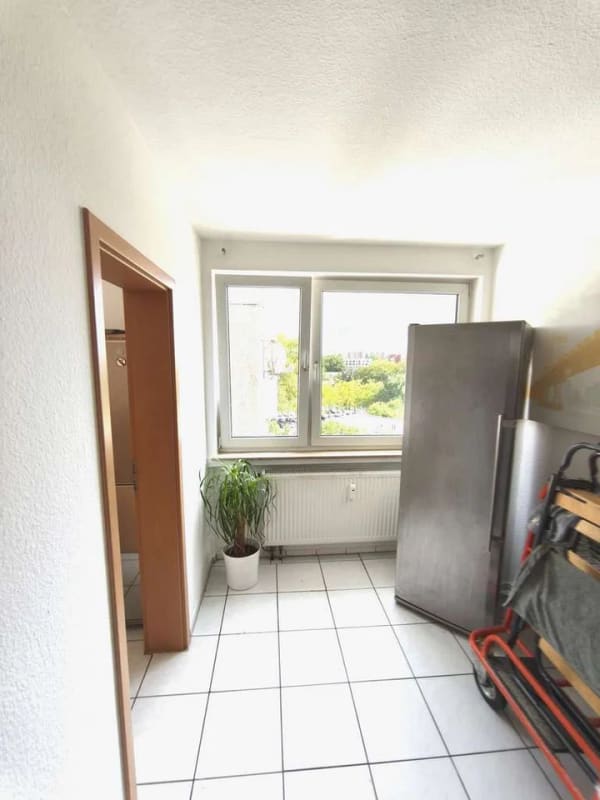 Immobilie in Pinneberg - Wohnung mit Weitblick 3,5 Zi. 88m² WFL + Stellplatz - Bild 2