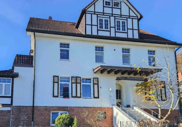 Immobilie in Bad Sachsa - Bad Sachsa: 9,25 % Rendite: 6-Parteienhaus mit 2 Garagen und 2 Carportstellplätzen - Bild 0