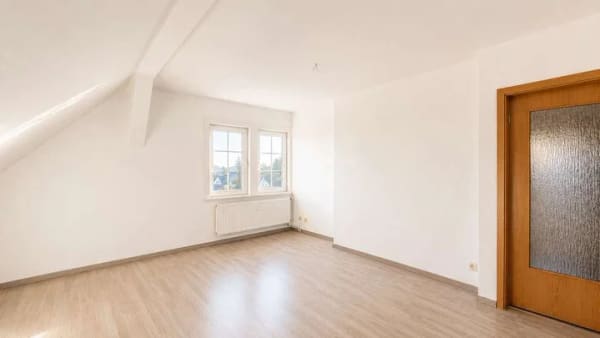 Immobilie in Bad Sachsa - Bad Sachsa: 9,25 % Rendite: 6-Parteienhaus mit 2 Garagen und 2 Carportstellplätzen - Bild 3